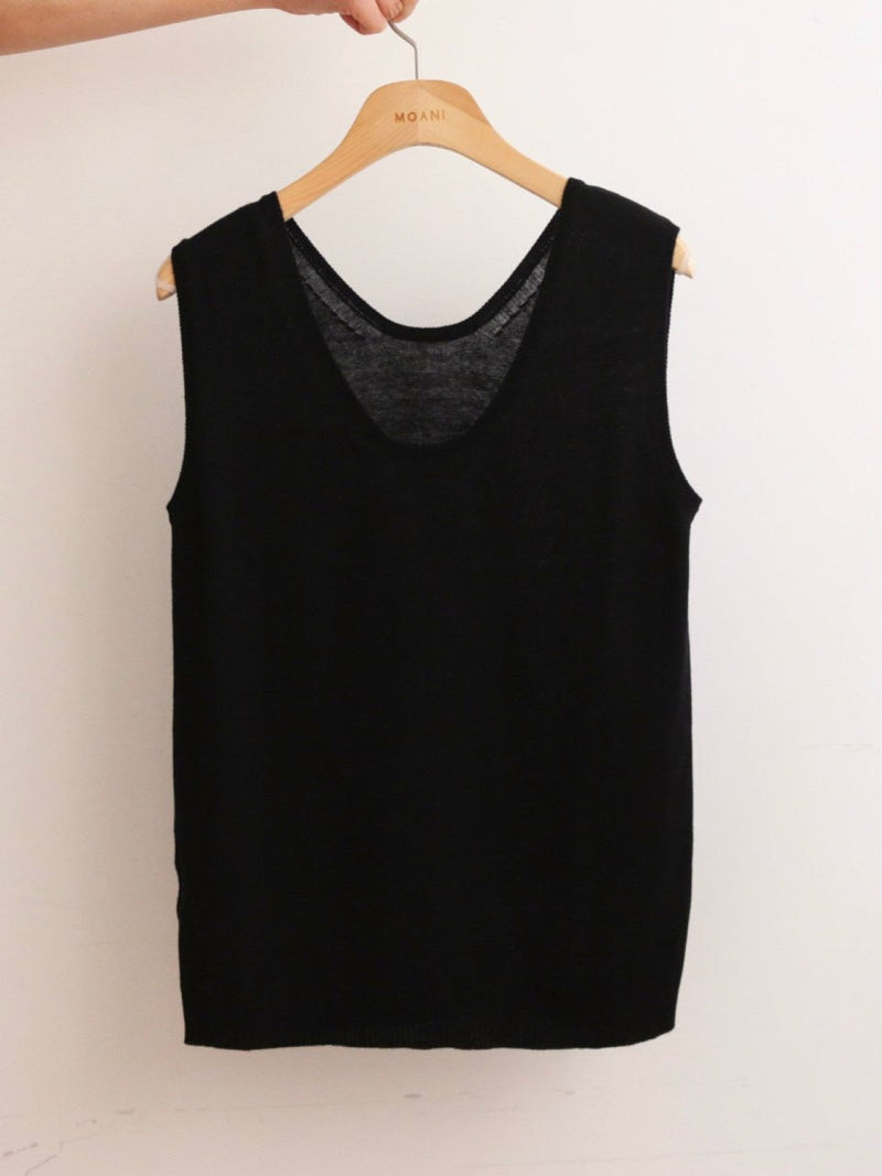 SILKWOOL U-NECK SLEEVELESS KNIT TOP