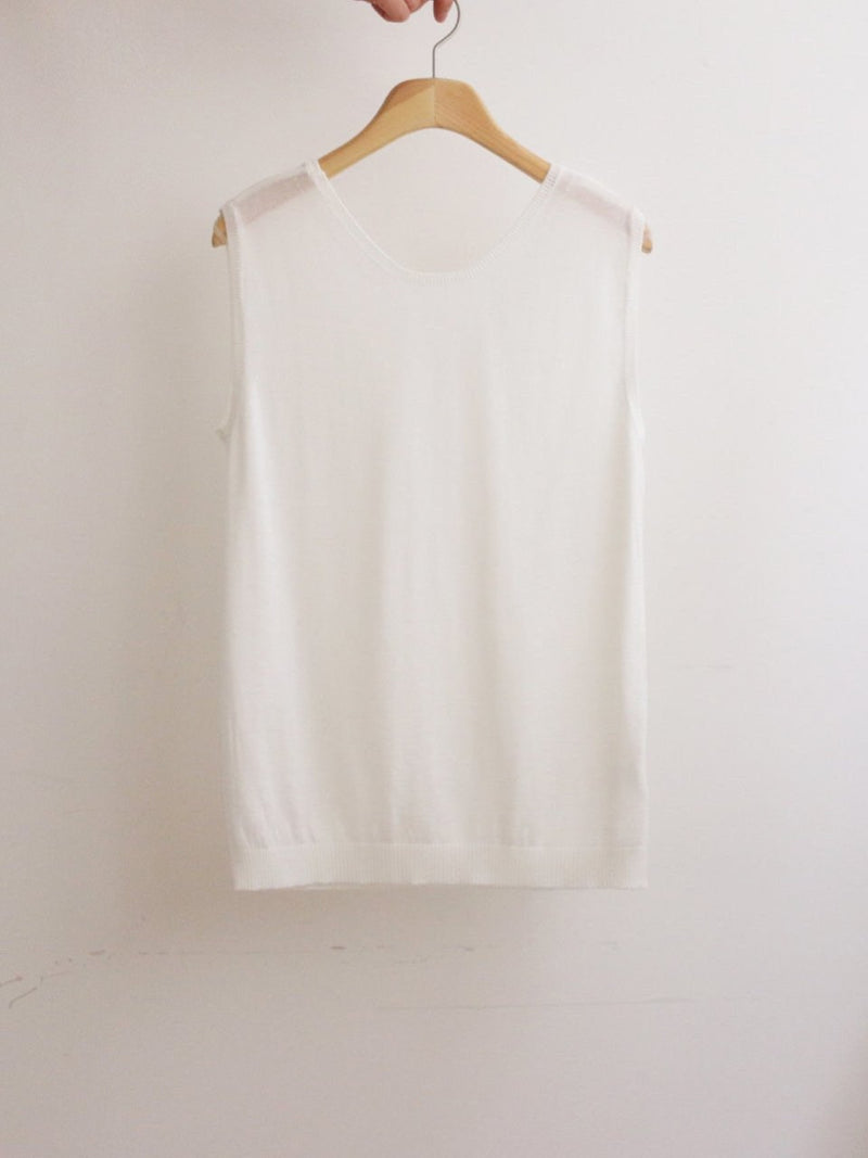 SILKWOOL U-NECK SLEEVELESS KNIT TOP