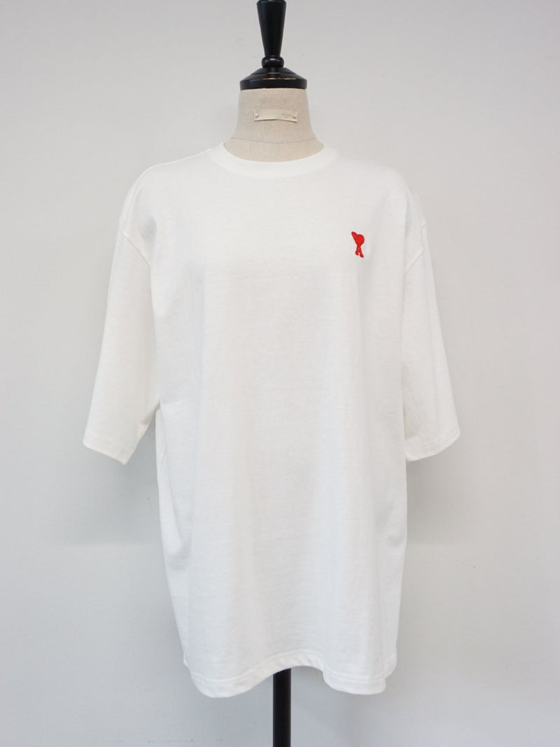 SMALL HEART STITCHED T-SHIRT