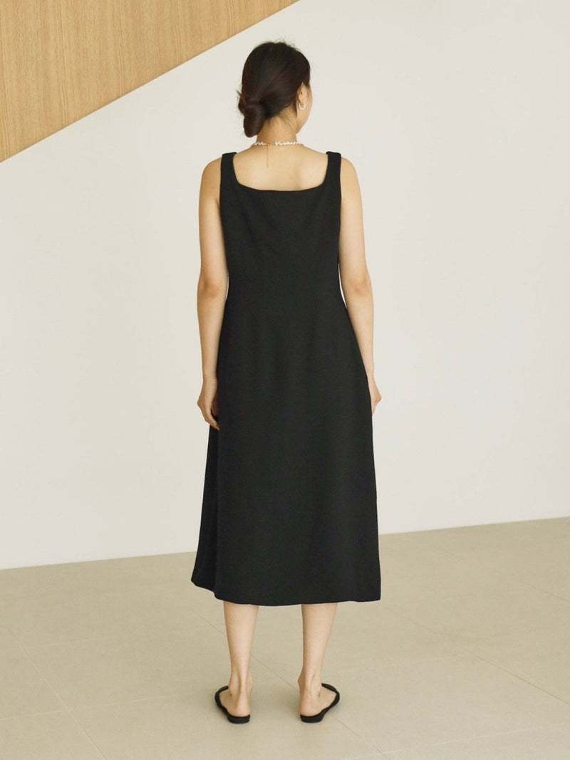 SQUARE NECK SLEEVELESS DRESS