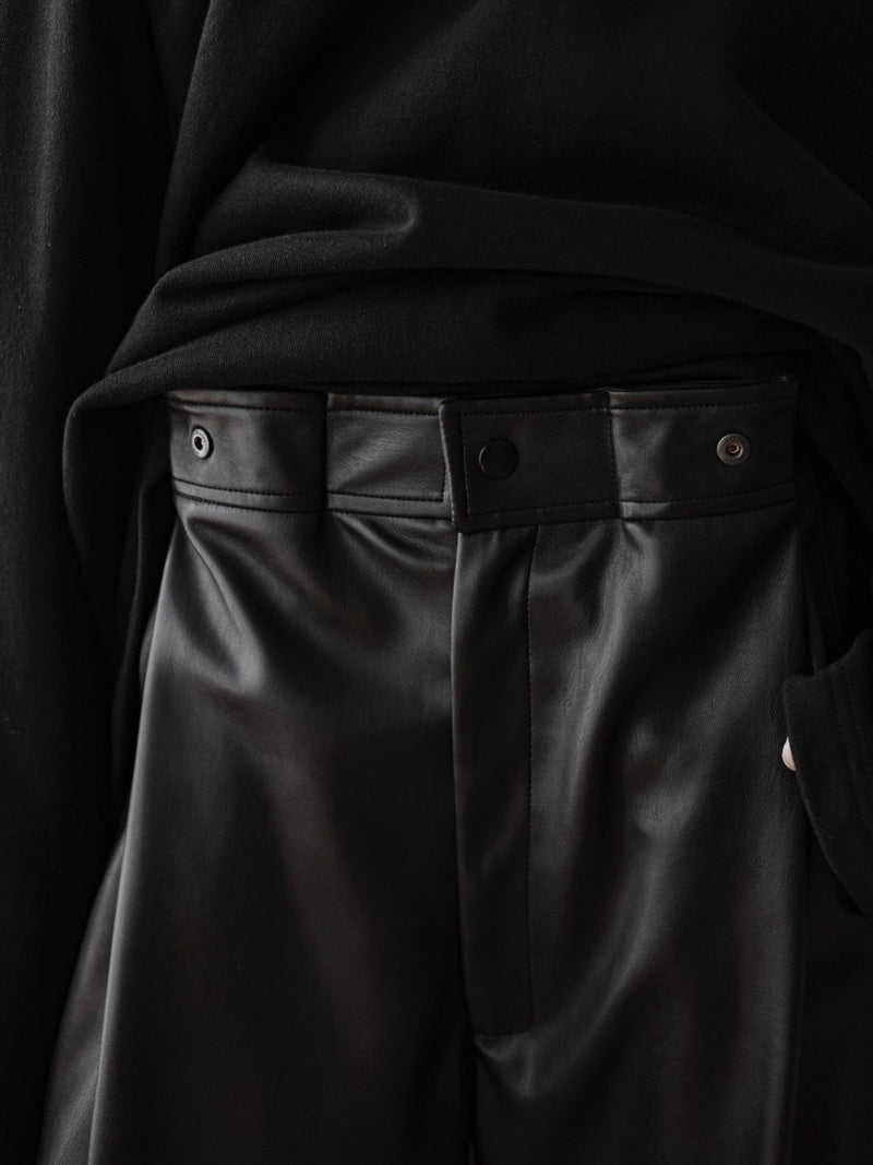 TWO-WAY DETAIL VEGAN LEATHER BERMUDA SHORTS