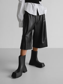 TWO-WAY DETAIL VEGAN LEATHER BERMUDA SHORTS