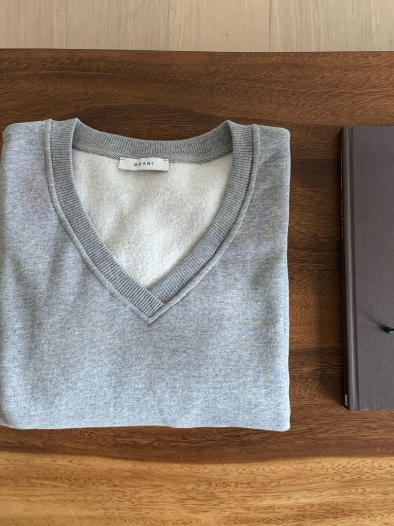 V NECK OVERSIZED SWEATSHIRT