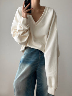 OVERSIZED V-NECK SWEATSHIRT