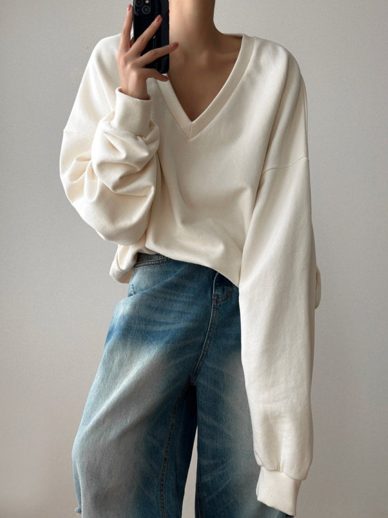OVERSIZED V-NECK SWEATSHIRT