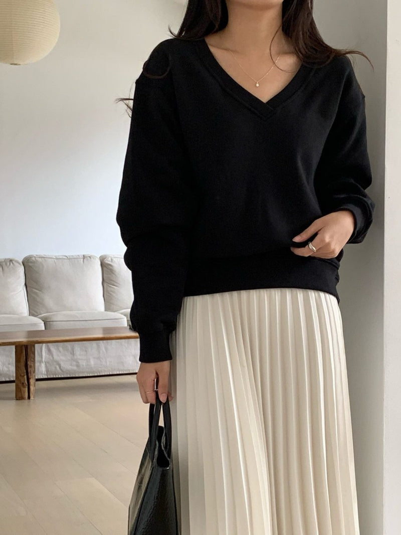 V NECK OVERSIZED SWEATSHIRT