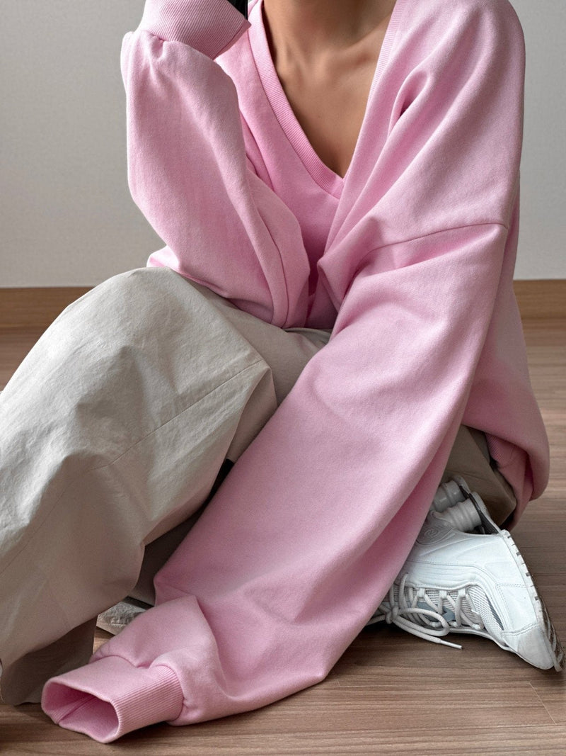 OVERSIZED V-NECK SWEATSHIRT