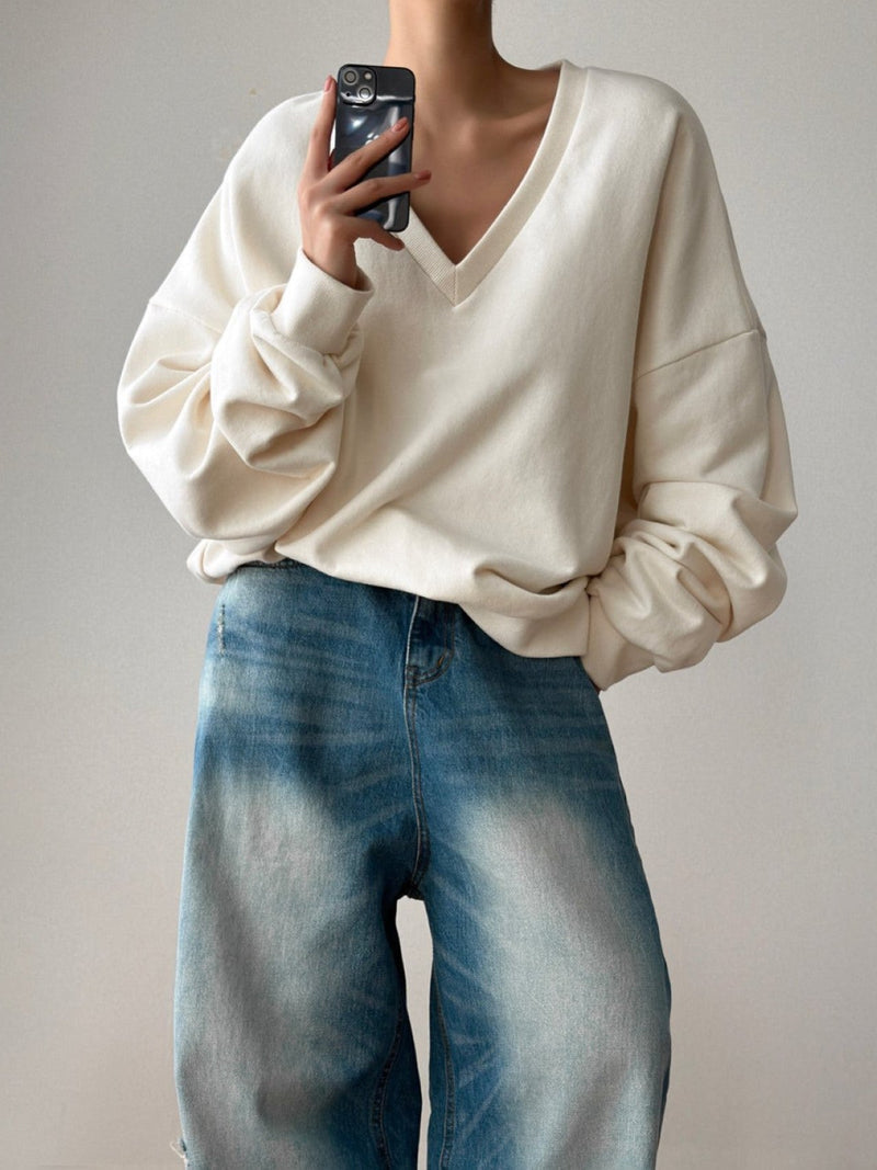 OVERSIZED V-NECK SWEATSHIRT