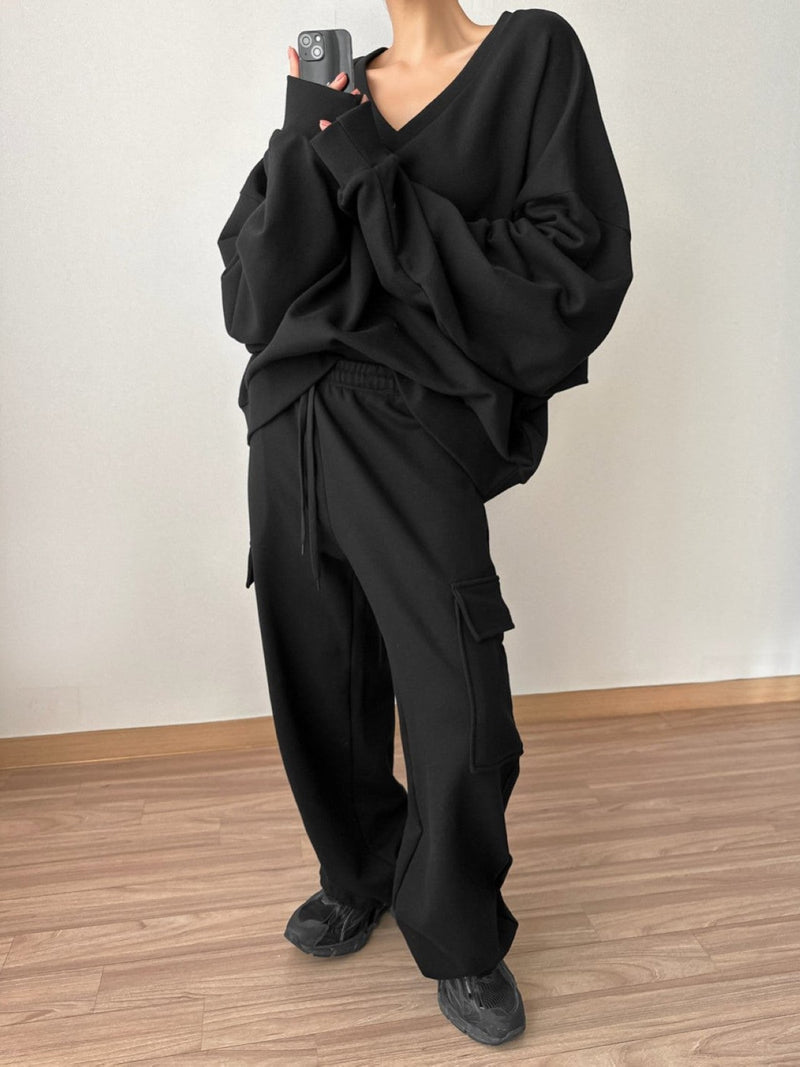 OVERSIZED V-NECK SWEATSHIRT