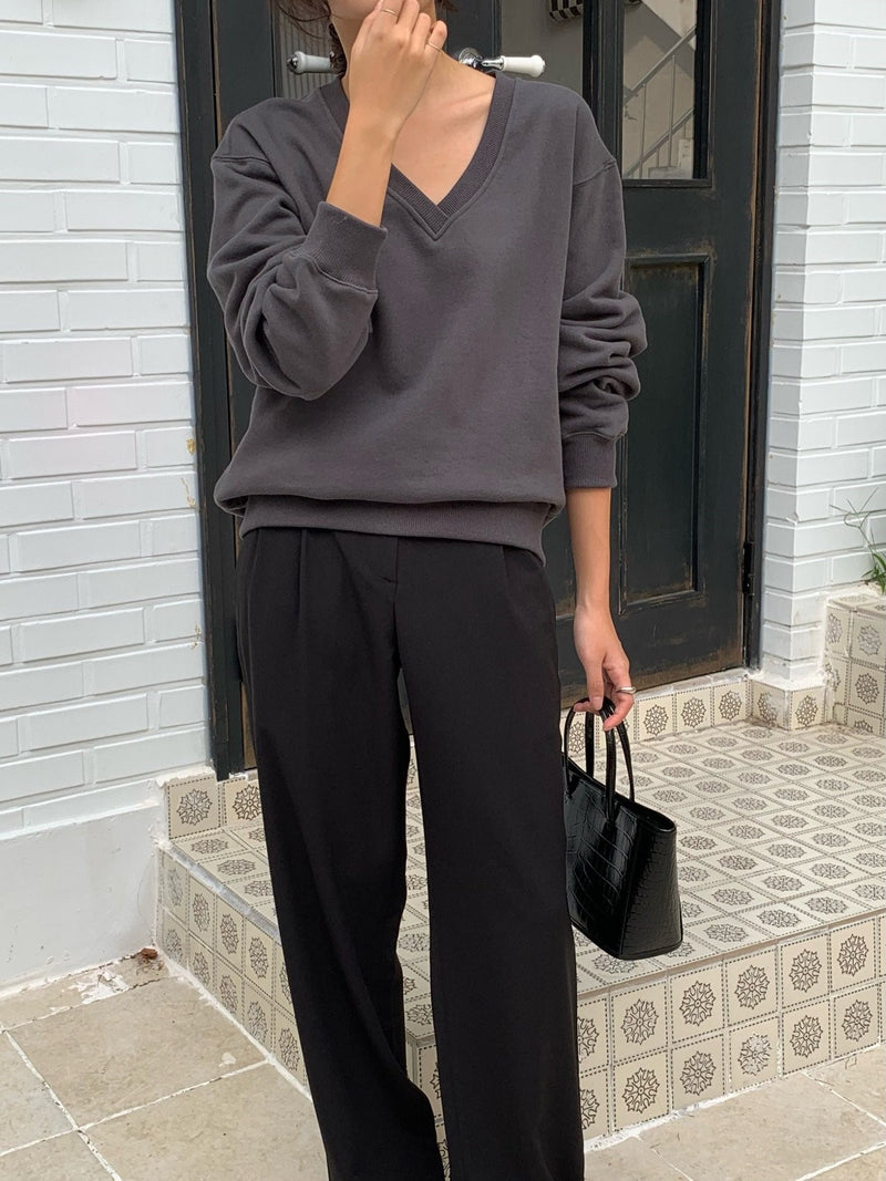 V NECK OVERSIZED SWEATSHIRT