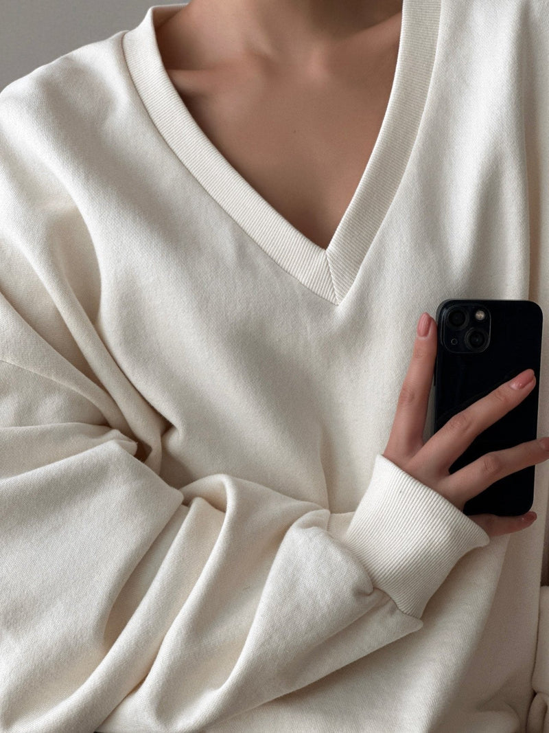 OVERSIZED V-NECK SWEATSHIRT