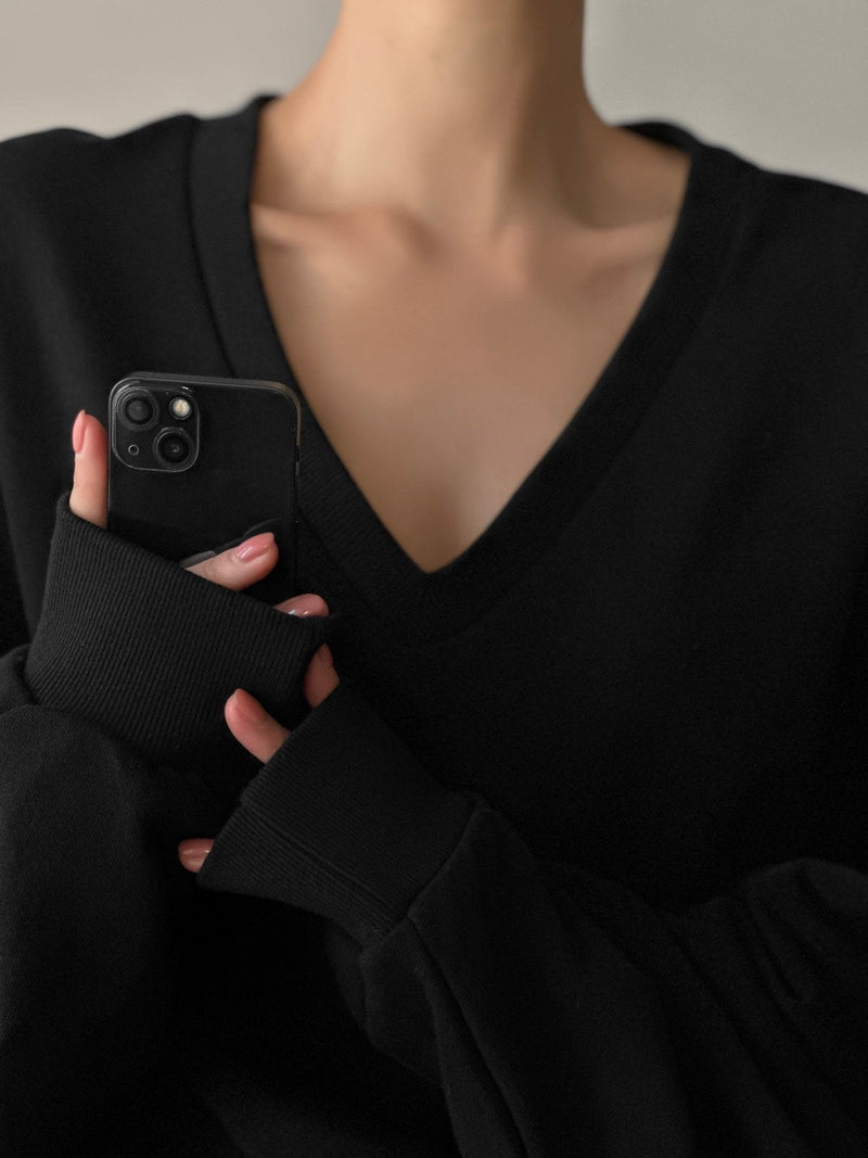 OVERSIZED V-NECK SWEATSHIRT
