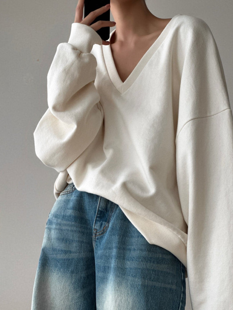 OVERSIZED V-NECK SWEATSHIRT