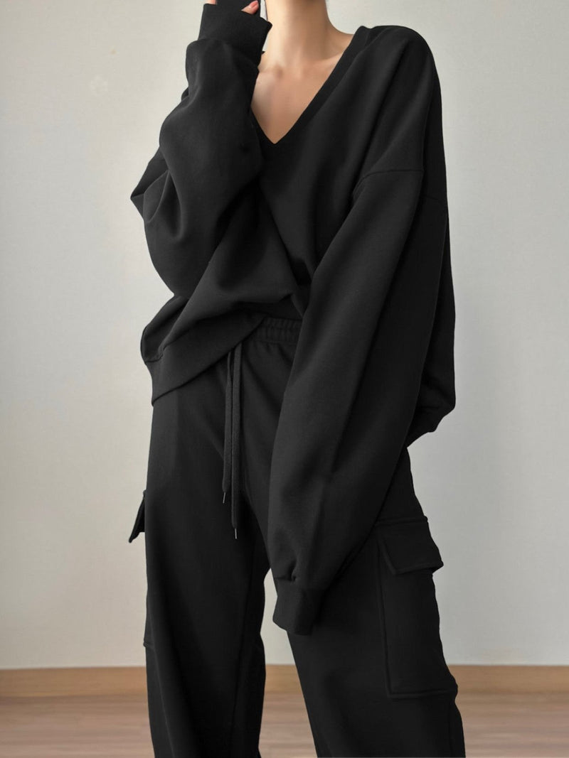 OVERSIZED V-NECK SWEATSHIRT