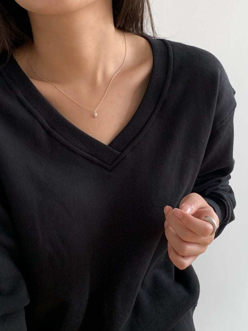 V NECK OVERSIZED SWEATSHIRT
