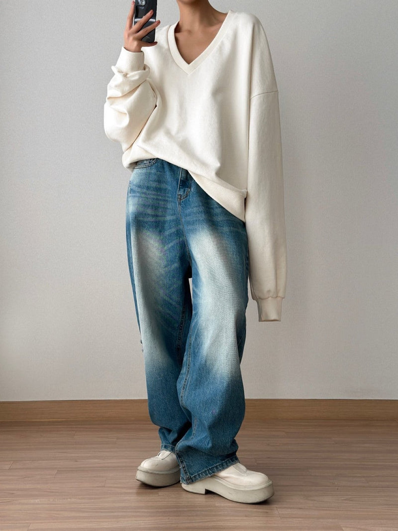 OVERSIZED V-NECK SWEATSHIRT