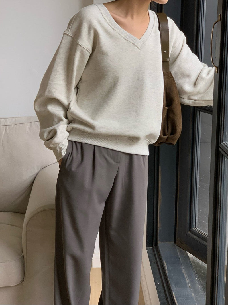 V NECK OVERSIZED SWEATSHIRT