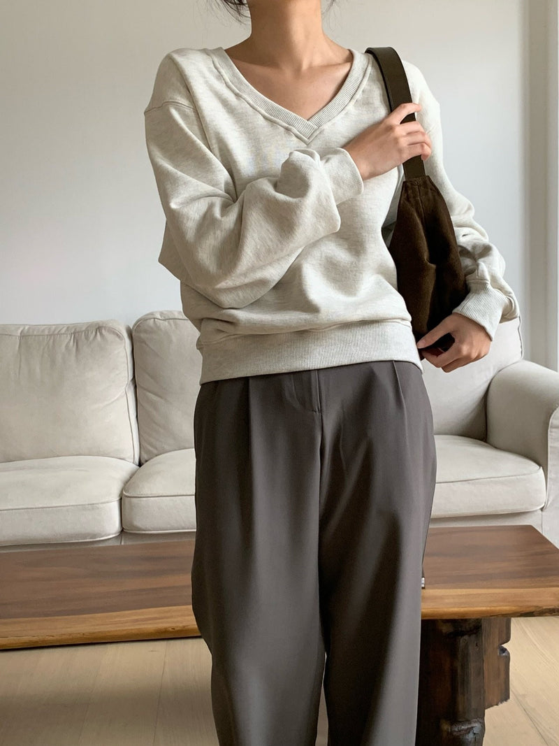 V NECK OVERSIZED SWEATSHIRT