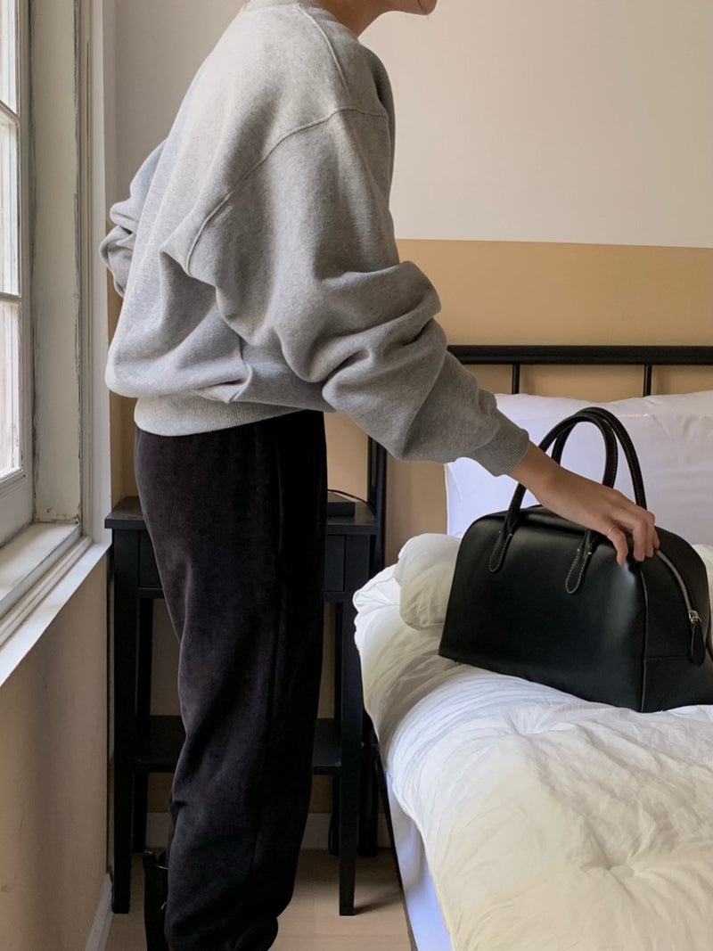 V NECK OVERSIZED SWEATSHIRT
