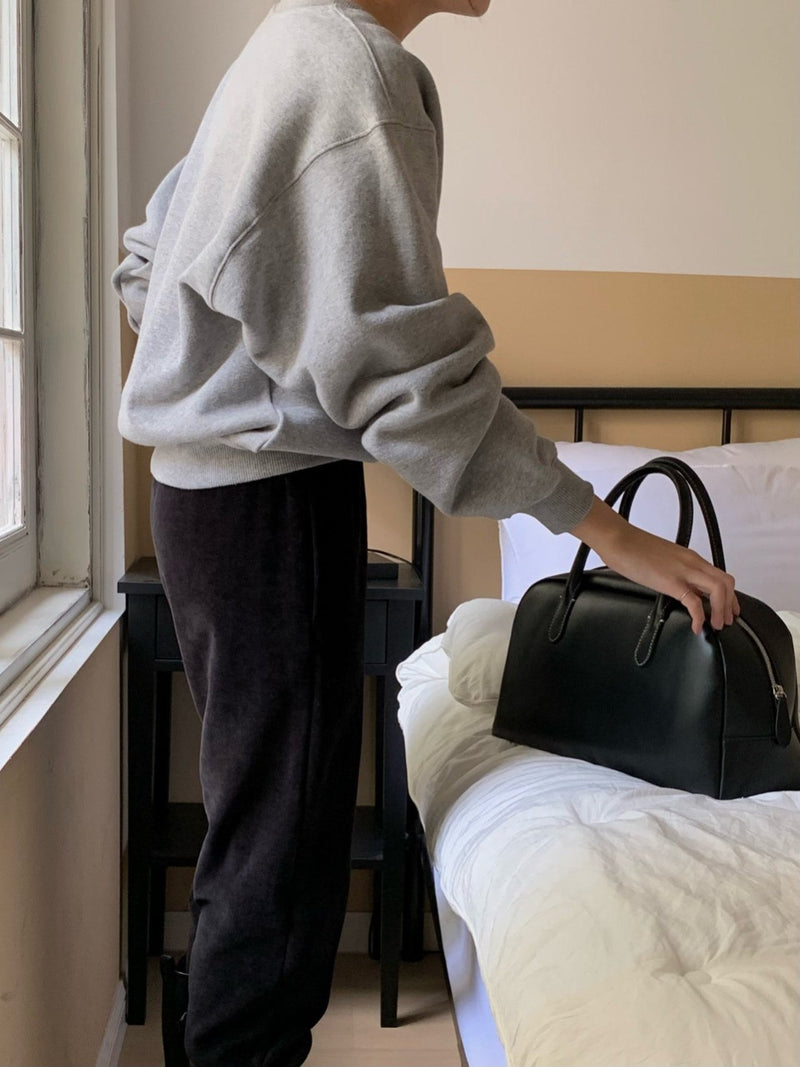 V NECK OVERSIZED SWEATSHIRT
