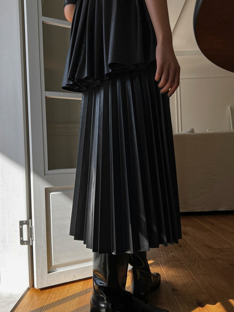 VEGAN LEATHER PLEATED FLARE SKIRT