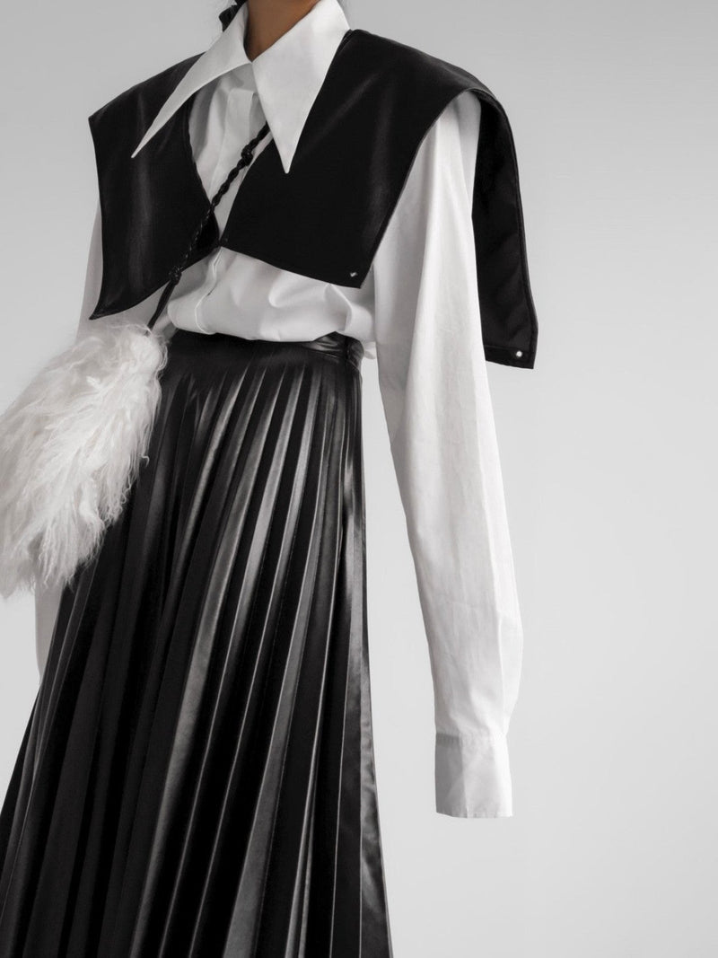 VEGAN LEATHER PLEATED FLARE SKIRT