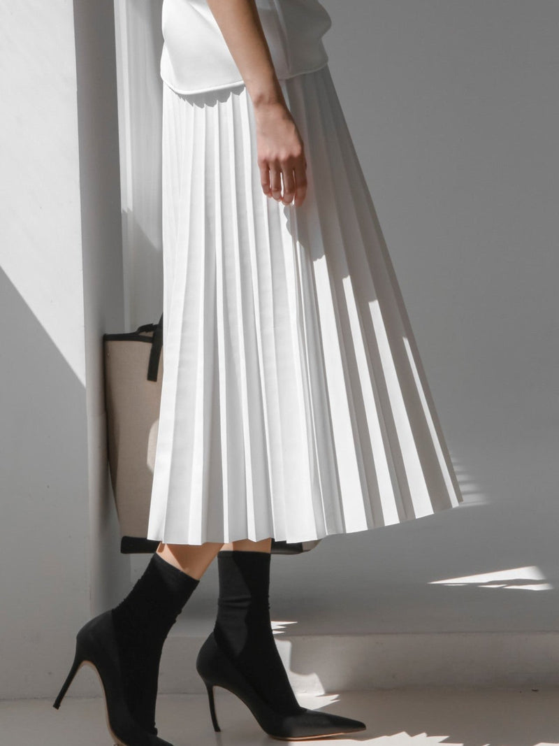 VEGAN LEATHER PLEATED FLARE SKIRT