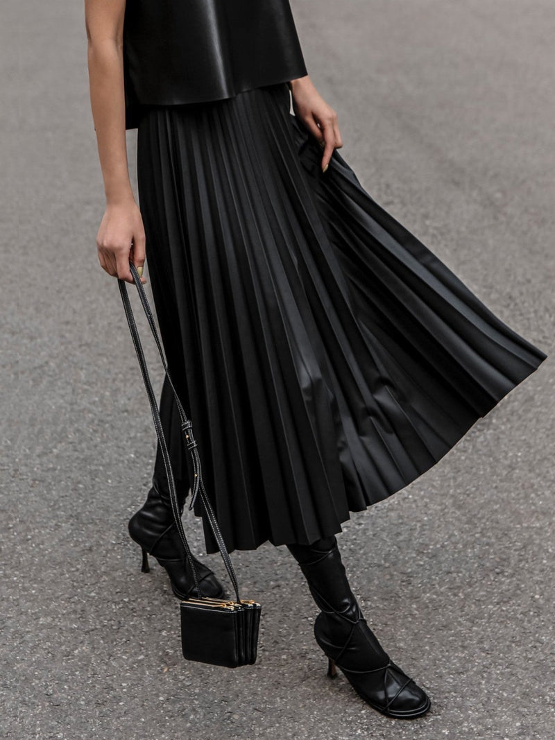 VEGAN LEATHER PLEATED FLARE SKIRT