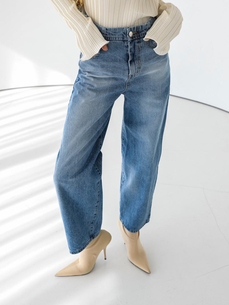 VOLUME WASHED BLUE DENIM JEANS