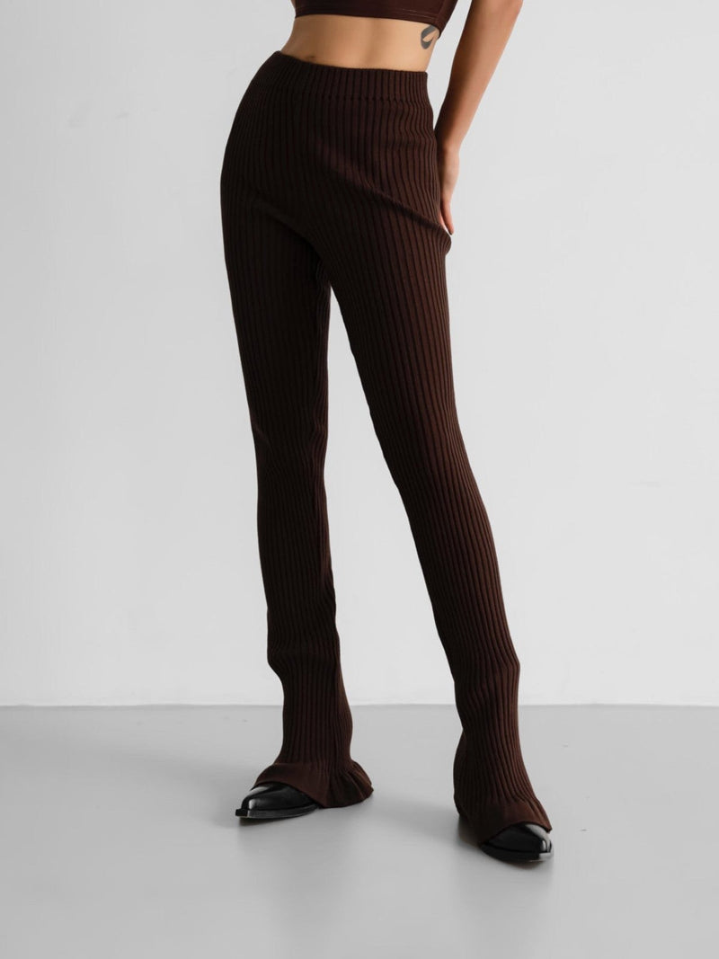 WAVE HEM FLARED RIBBED KNIT PANTS