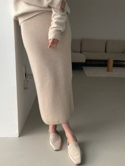 WOOL CASHMERE KNIT SKIRT WITH SLIT