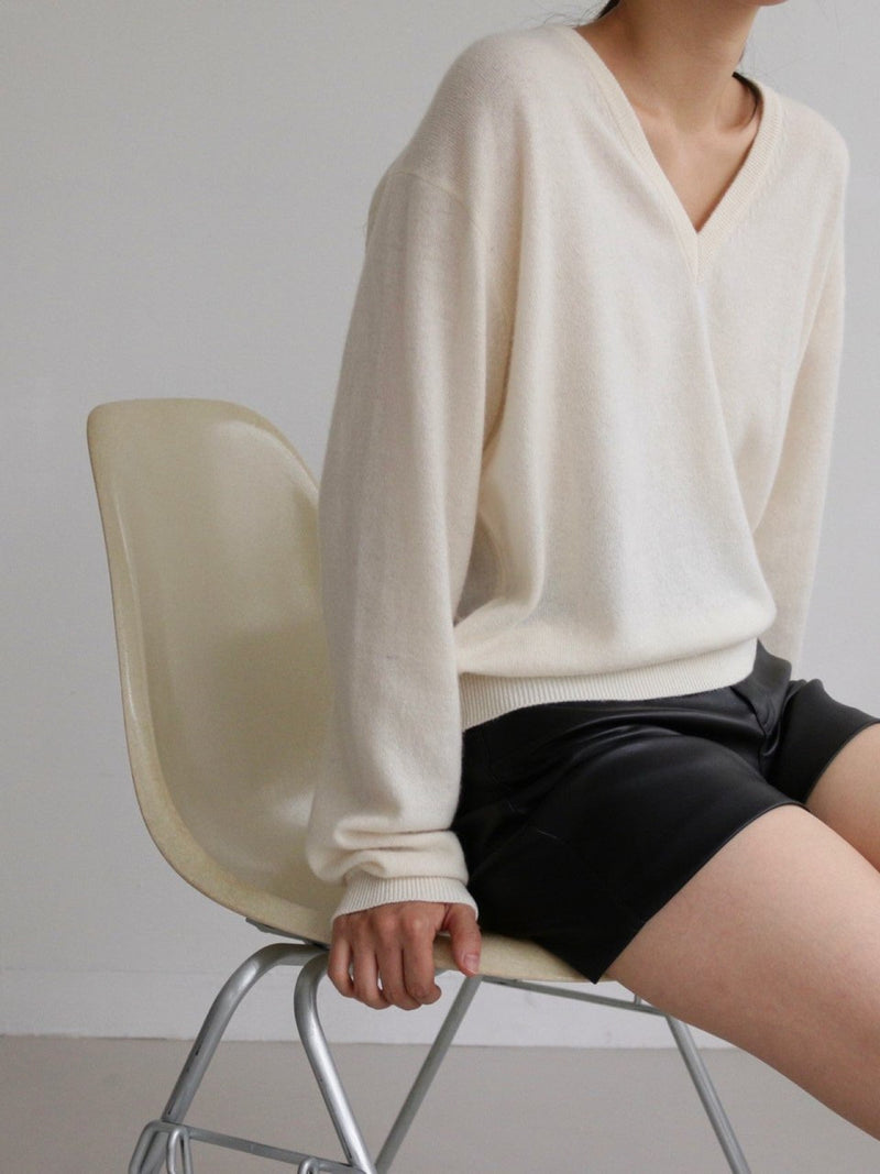 WOOL CASHMERE V-NECK TOP