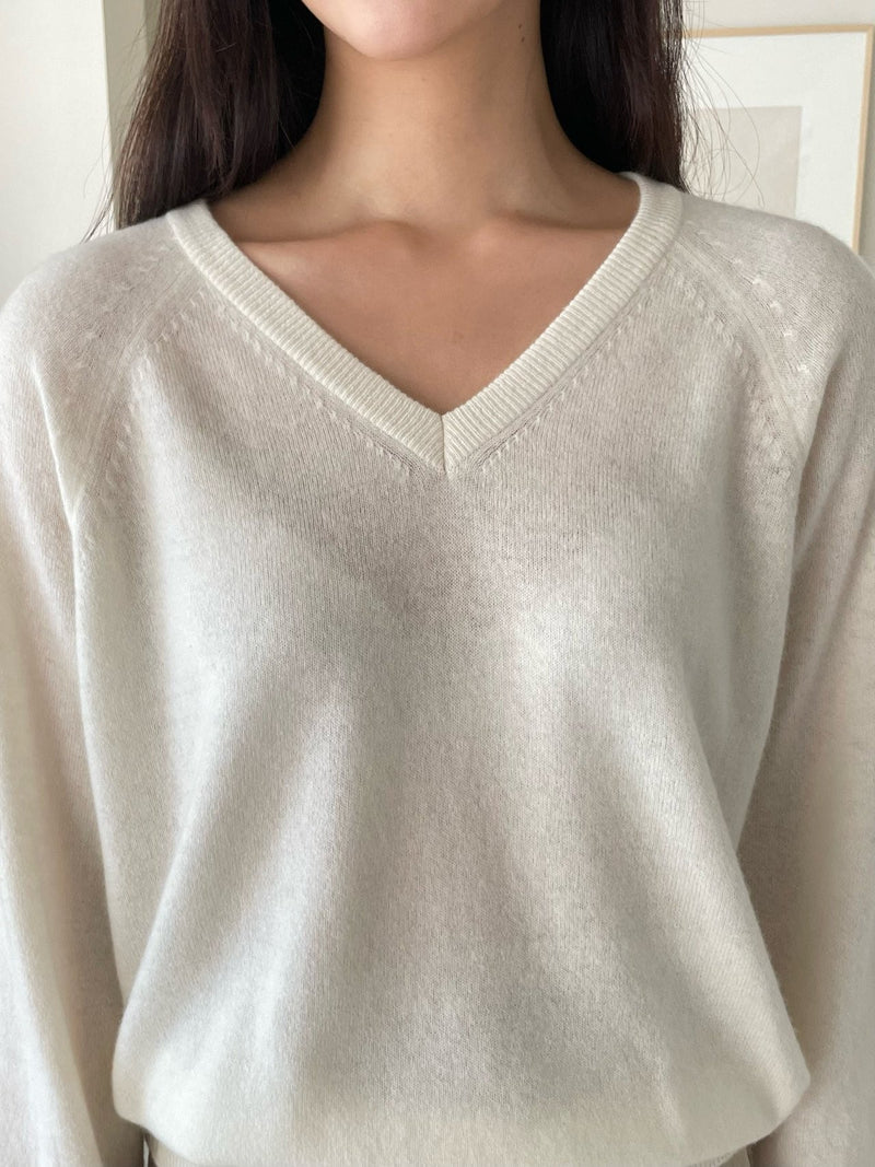 WOOL CASHMERE V-NECK TOP