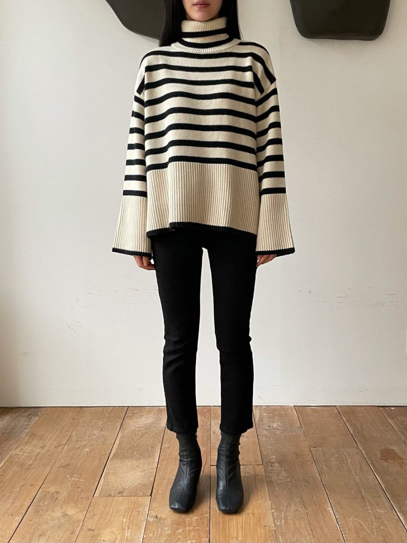 WOOL STRIPED TURTLENECK SIDE SLIT KNIT