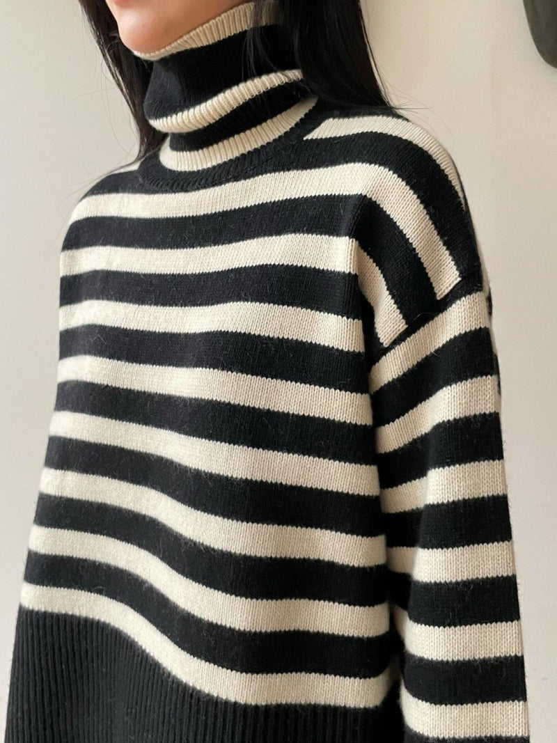 WOOL STRIPED TURTLENECK SIDE SLIT KNIT