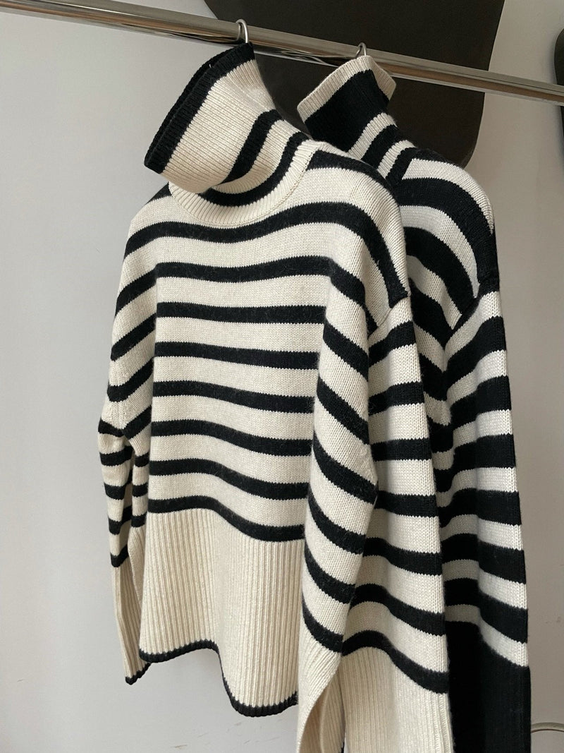 WOOL STRIPED TURTLENECK SIDE SLIT KNIT