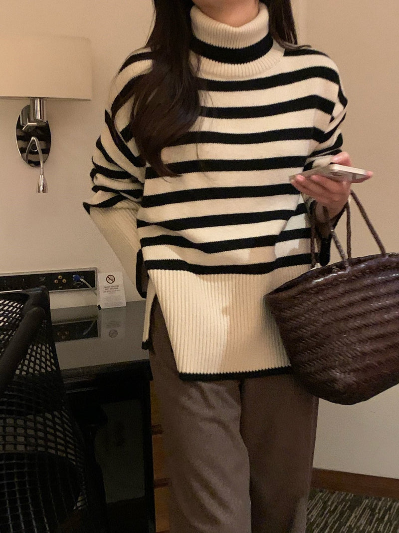 WOOL STRIPED TURTLENECK SIDE SLIT KNIT