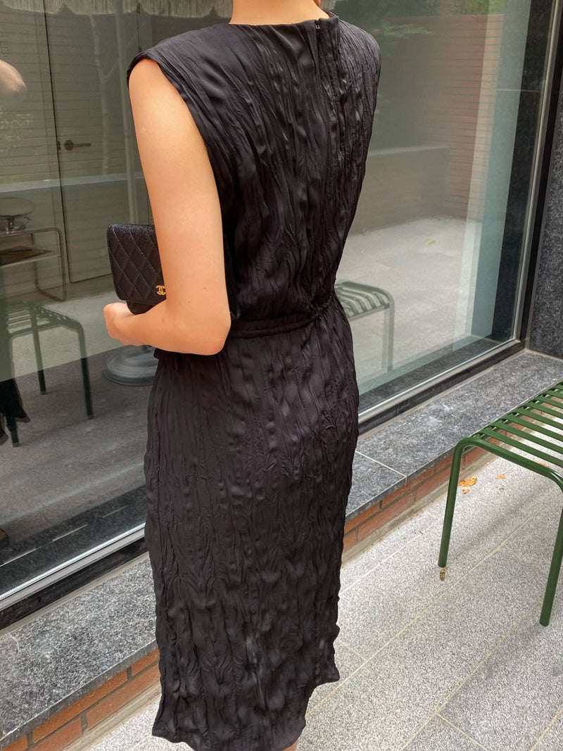 WRINKLE SLEEVELESS MAXI DRESS