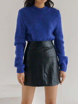 CLASSIC ROUND NECK WOOL SWEATER