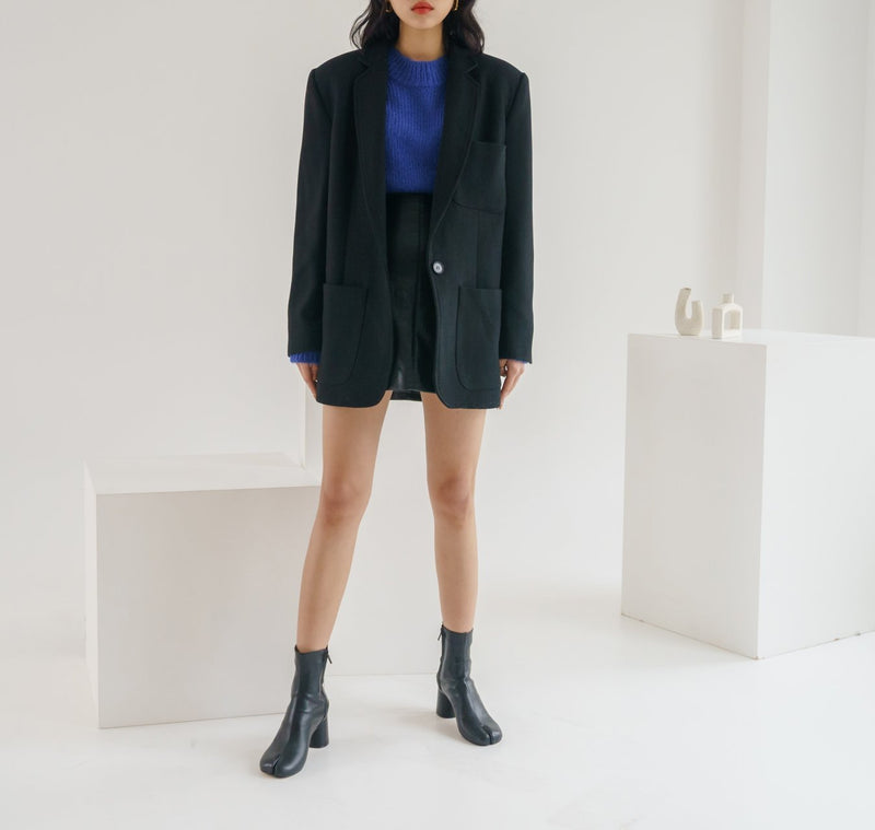 CLASSIC ROUND NECK WOOL SWEATER