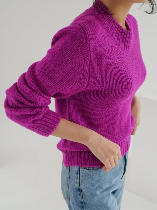 CLASSIC ROUND NECK WOOL SWEATER