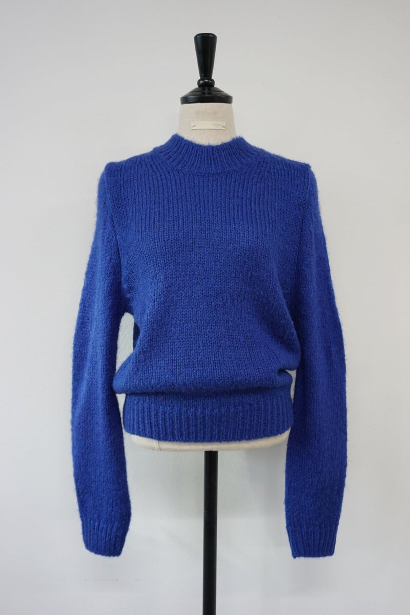 CLASSIC ROUND NECK WOOL SWEATER
