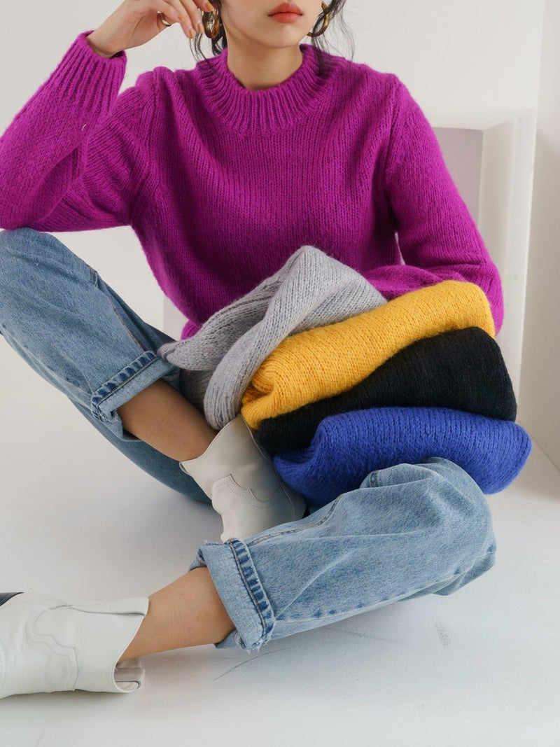CLASSIC ROUND NECK WOOL SWEATER