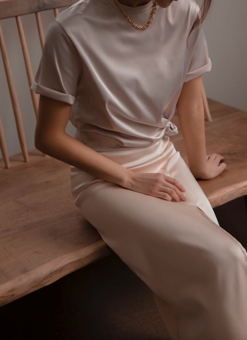 CLASSIC SILKY HALF SLEEVE TOP