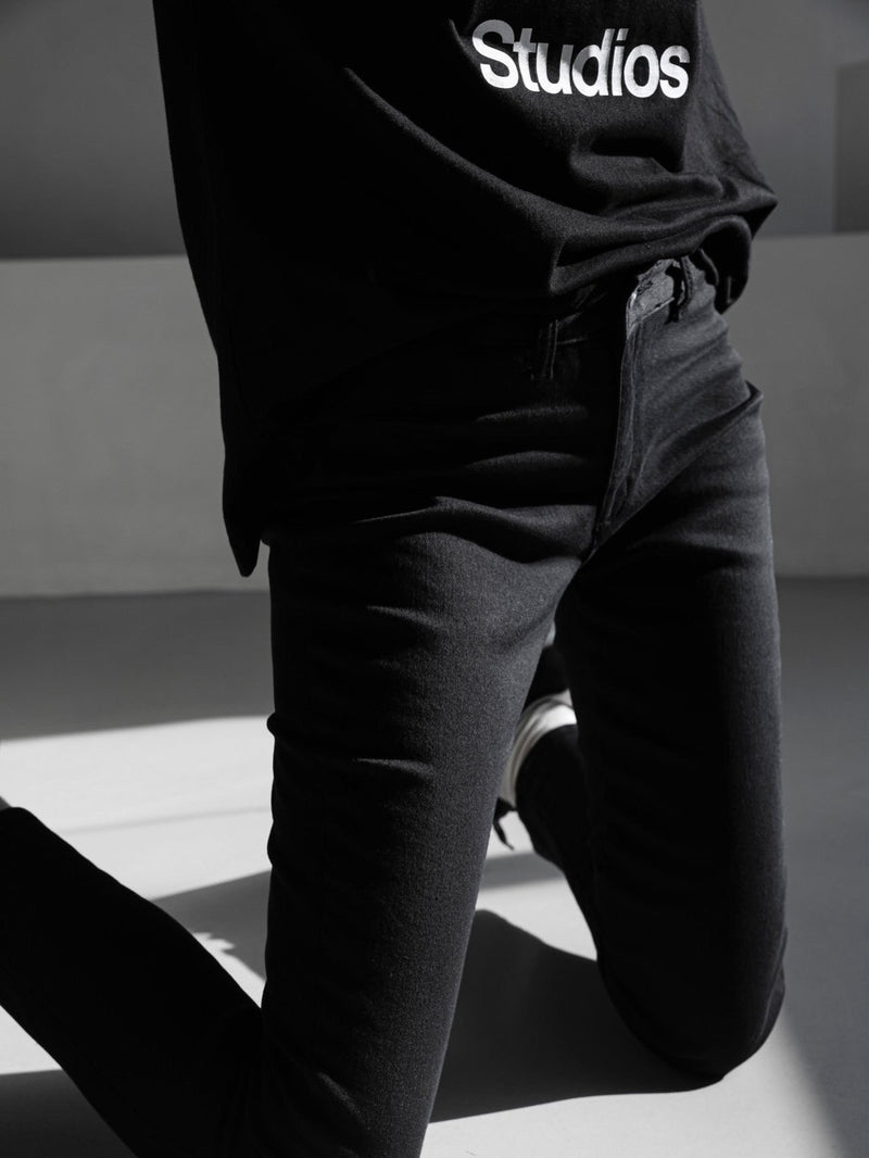 CLASSIC BLACK SKINNY JEANS