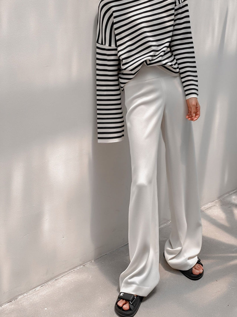 HIGH-RISE WIDE LEG CREPE TROUSERS