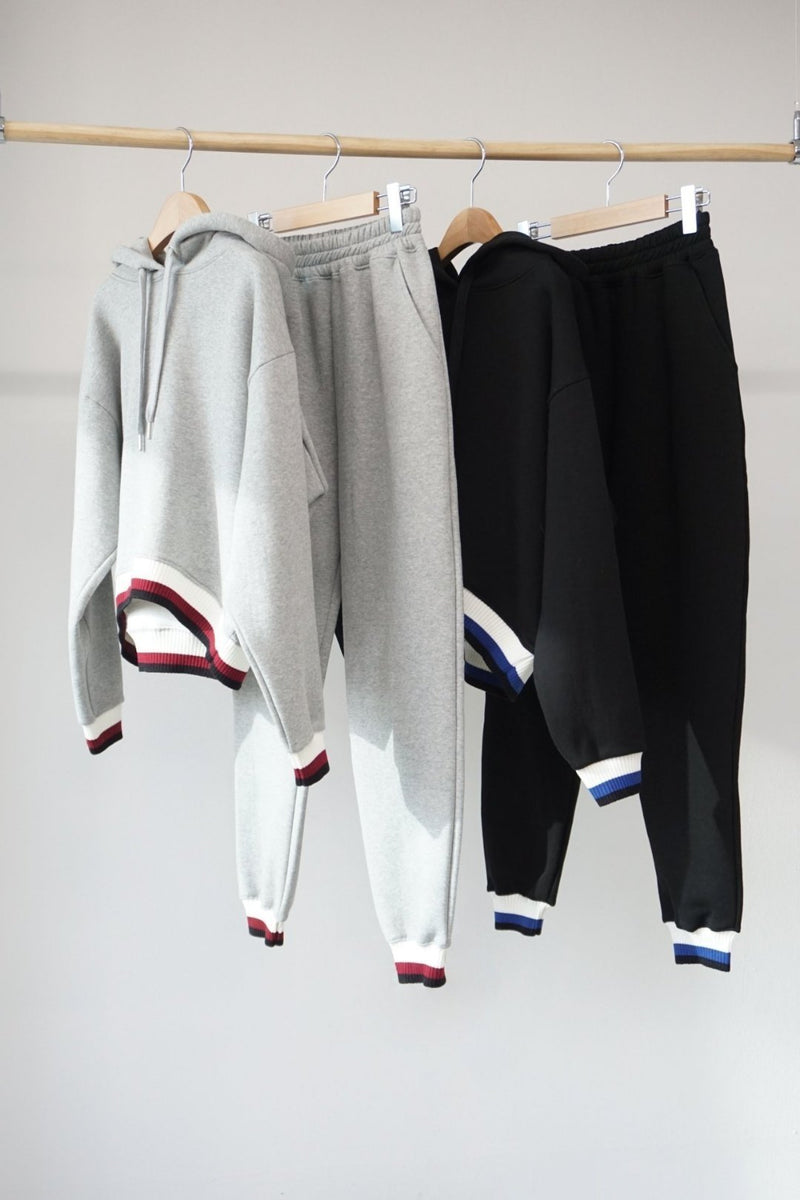 SWEATPANTS WITH STRIPE DETAIL