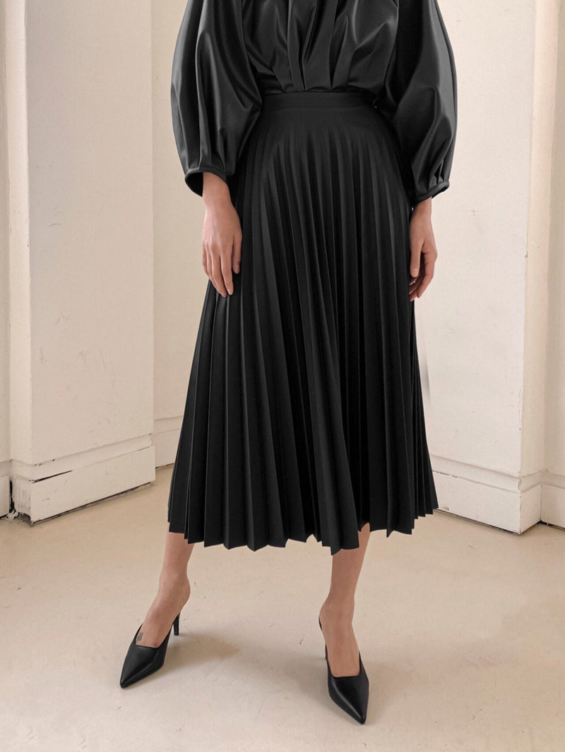 VEGAN LEATHER PLEATED FLARE SKIRT