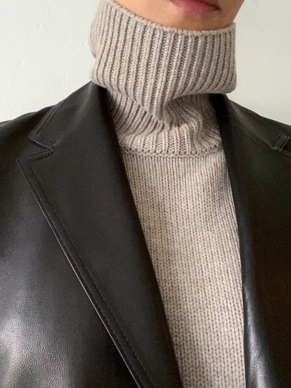 CLASSIC OVERSIZED LEATHER BLAZER