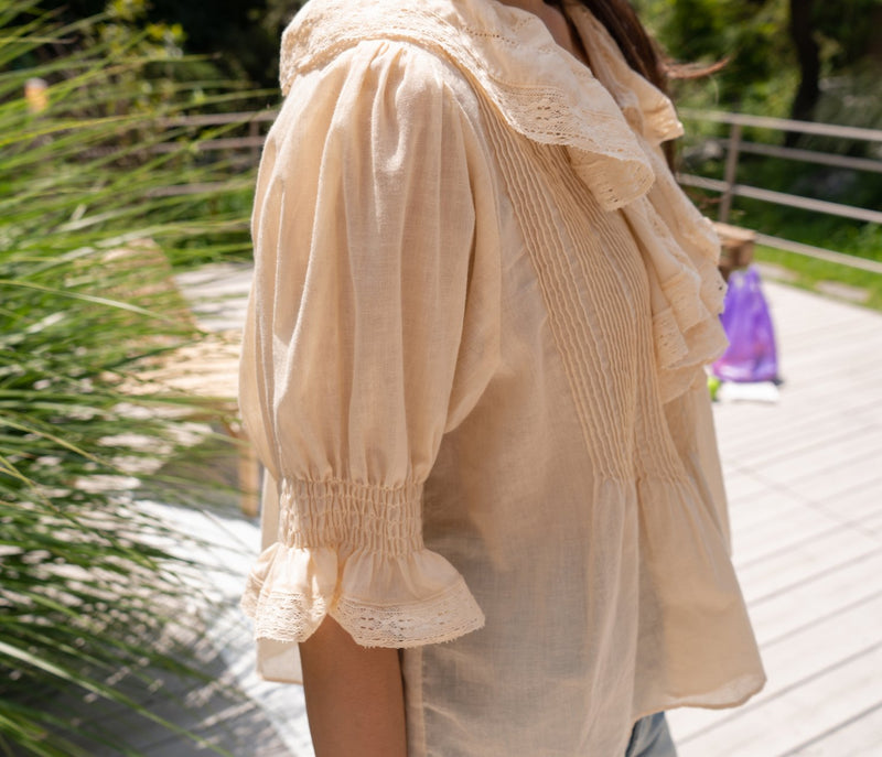 GATHERED SLEEVE RUFFLE COTTON BLOUSE